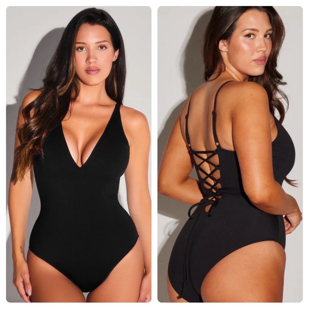 NWT TA3 Plungey Swimsuit Black Medium Short